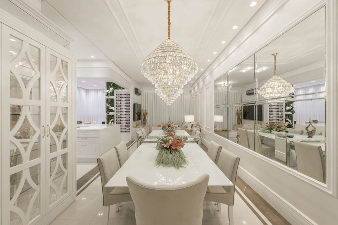 Com Boiseries Dramáticos e Cristais - inspiração