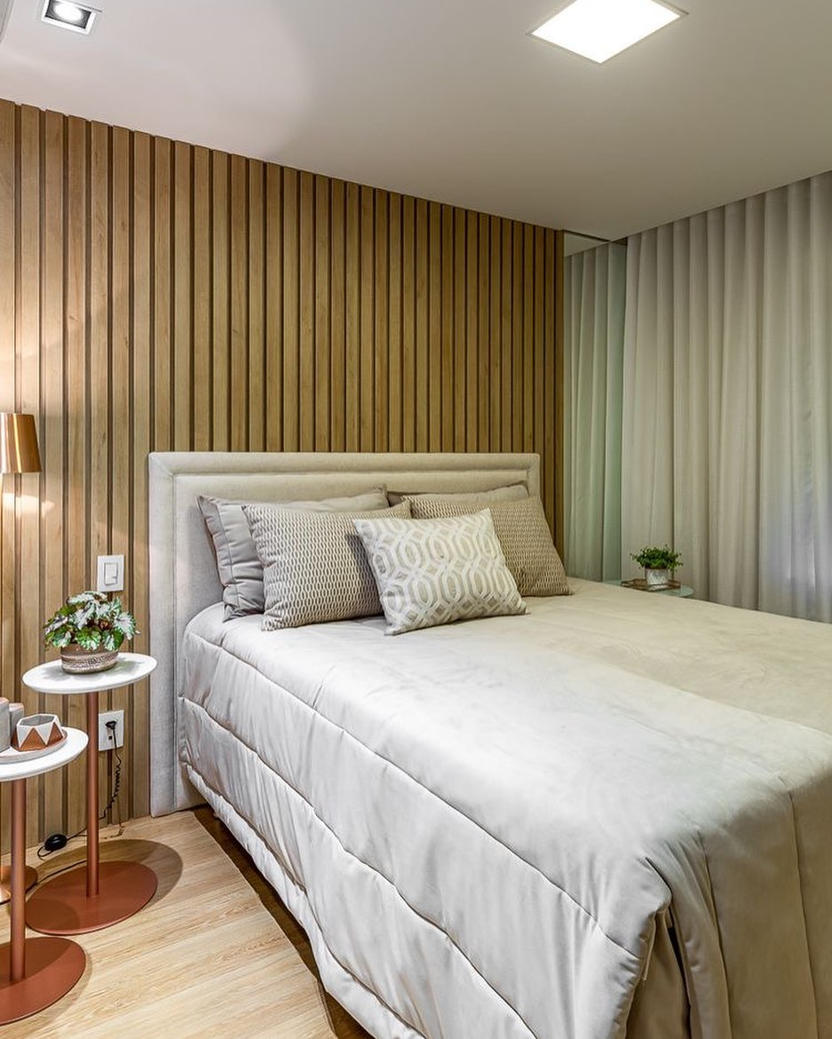 Quartos Aconchegantes com Painéis Ripados de Madeira - inspiração