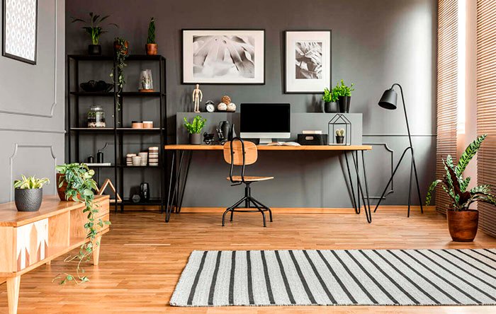 Home Office Pequeno com Toque Industrial: Metal e Madeira! - inspiração