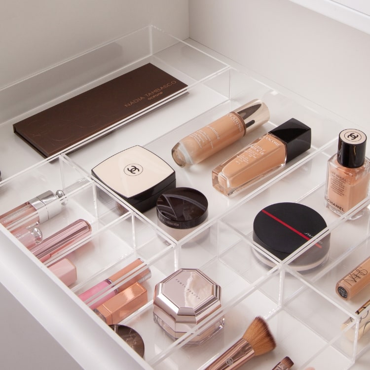 Glamour Total: Gaveta com Divisórias de Acrílico e Iluminação LED - inspiração