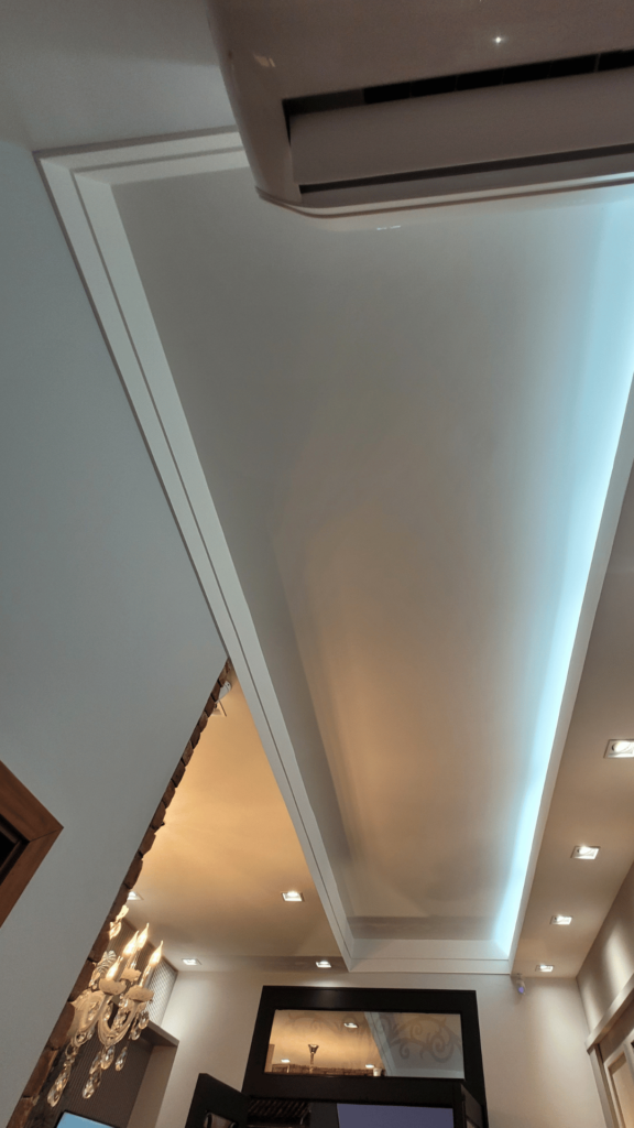 Plafon com Molduras de Gesso Personalizadas: Elegância e Exclusividade nos Detalhes - inspiração