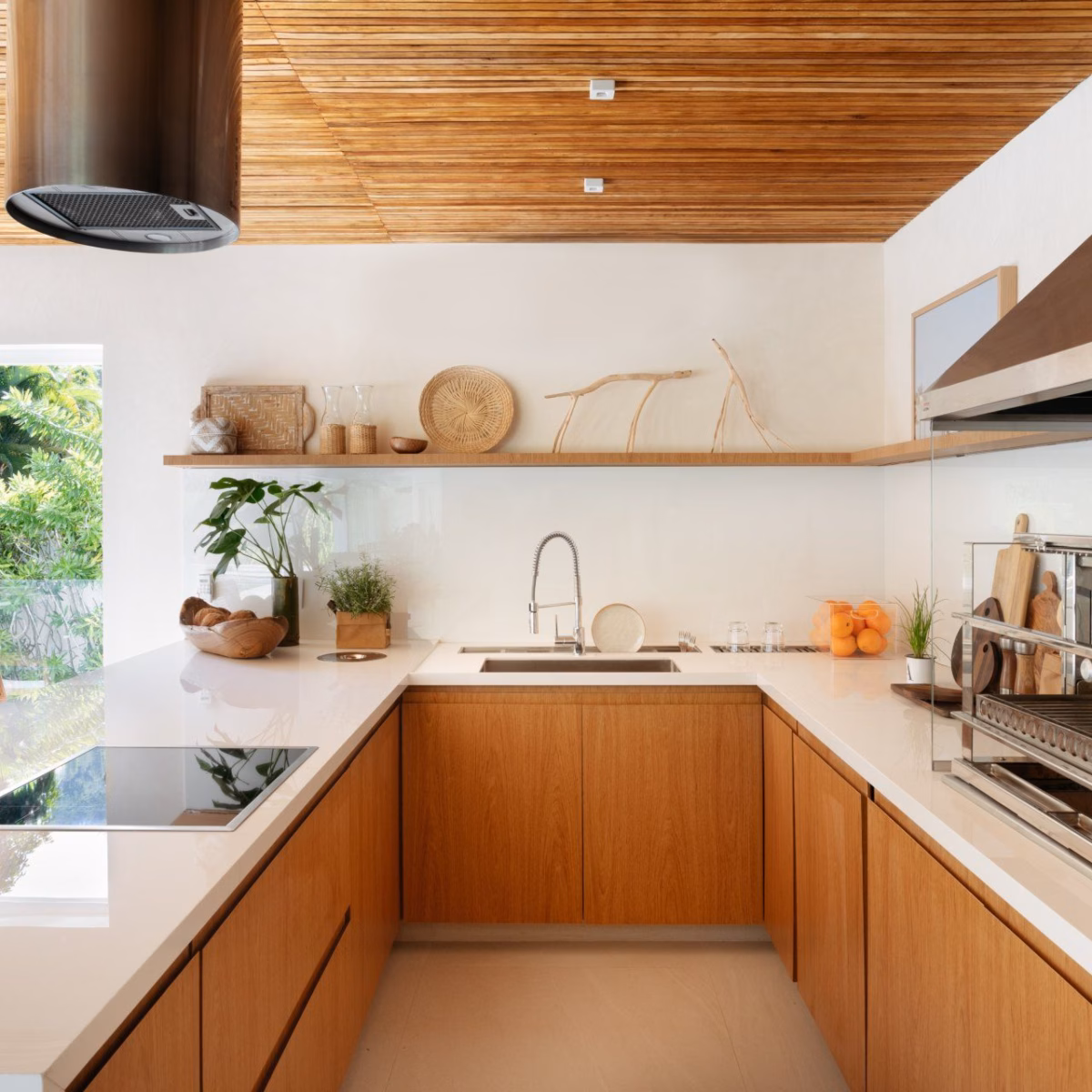 Integração Total com Piso Único de Porcelanato Amadeirado - inspiração