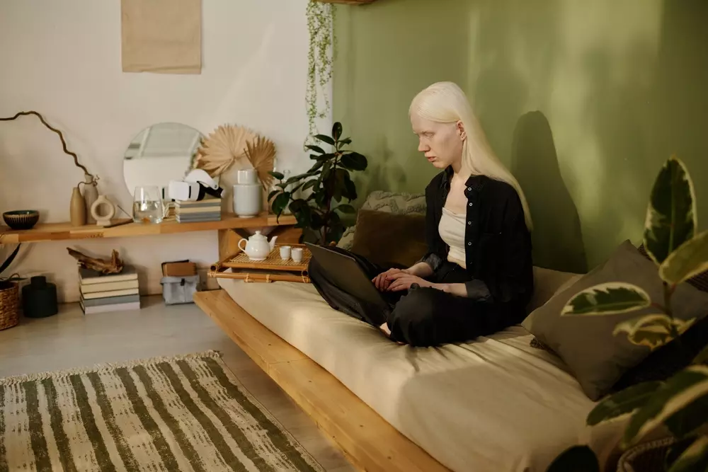 Com Objetos de Cerâmica Artesanal e Imperfeita - detalhe