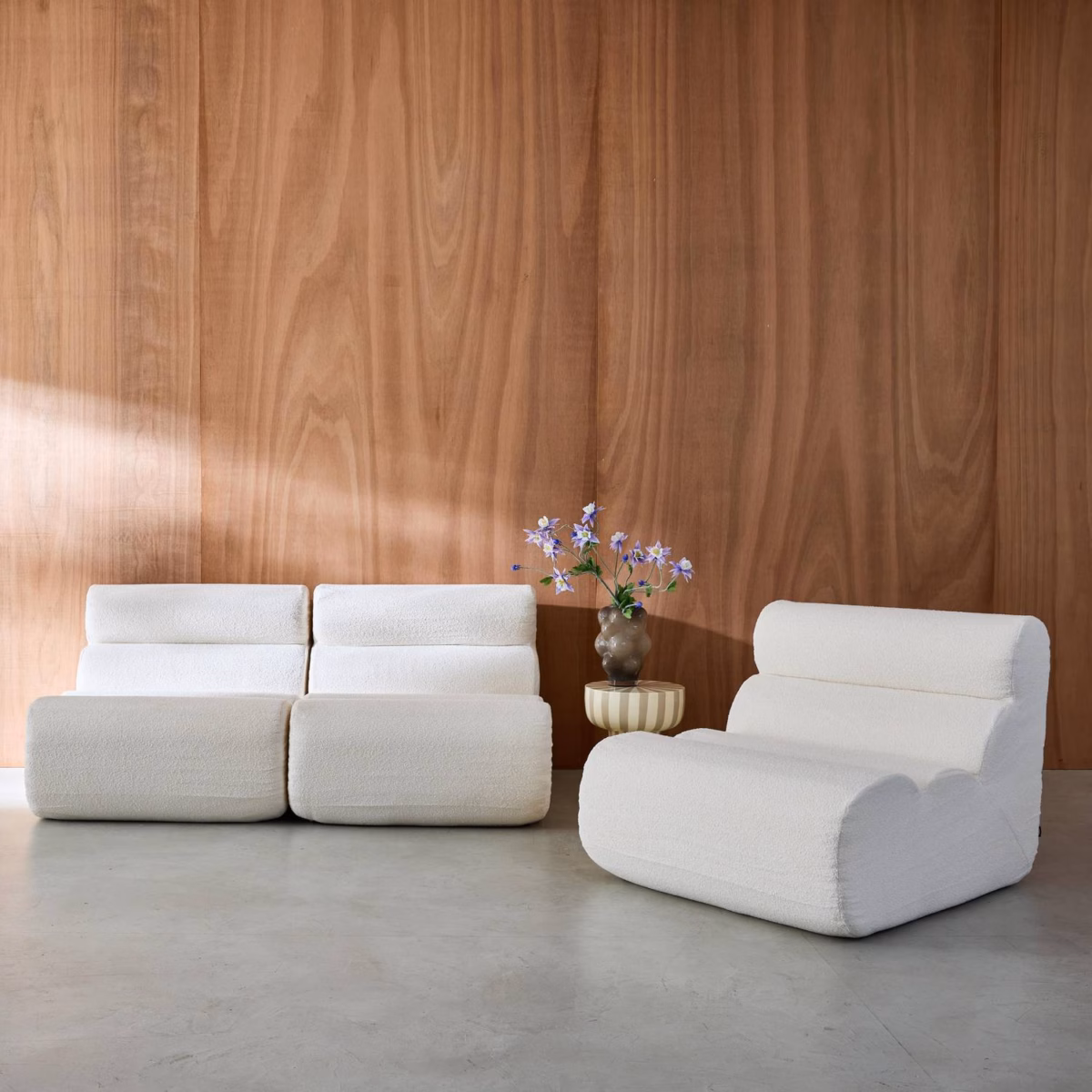 Sofá Modular com Tecido Bouclé: Textura Aconchegante - inspiração