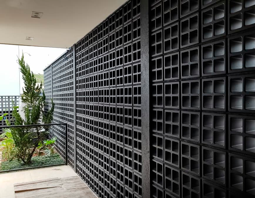 Minimalismo Moderno: Vedação com Blocos de Concreto Vazados - inspiração